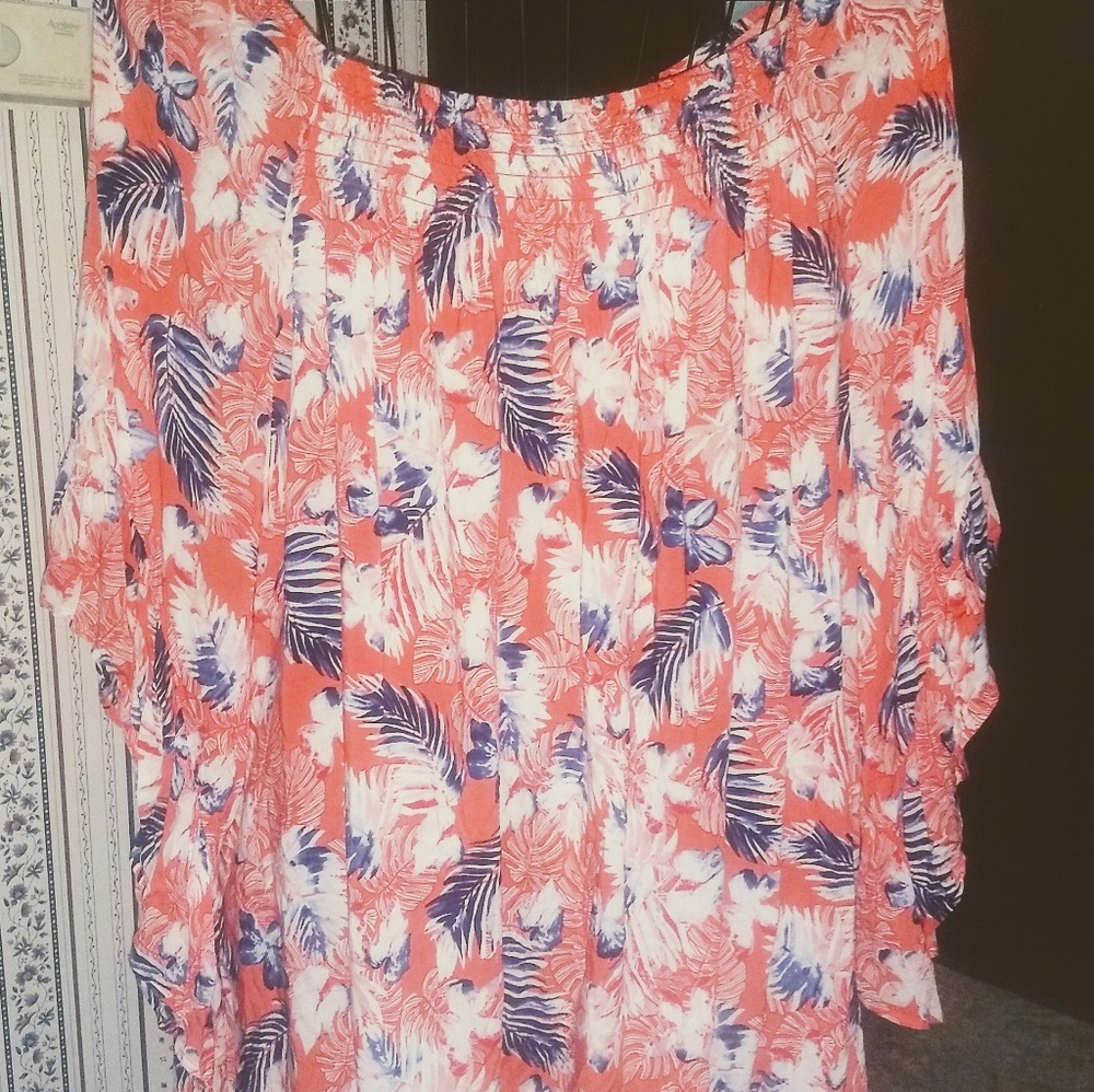 Nwt Beautiful plus top